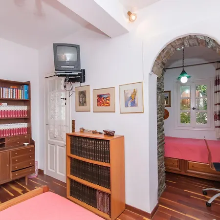 Holiday home Gladiolus House - Tinos *