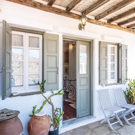 Gladiolus House - Tinos Tzados