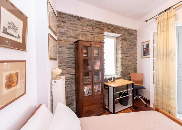 Gladiolus House - Tinos Tzados